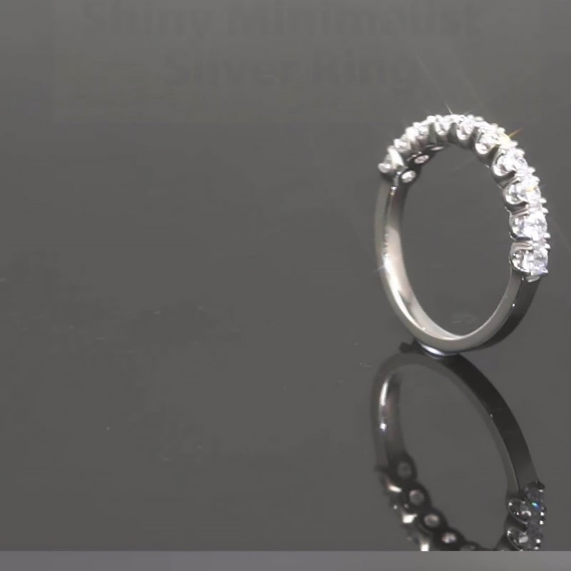 Round 925 Sterling Silver Ring – Gold Plated with Sparkling Zircon Lobes