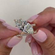 Elegance – 925 Sterling Silver Oval Zircon Ring | Decorated with Zircon Lobes