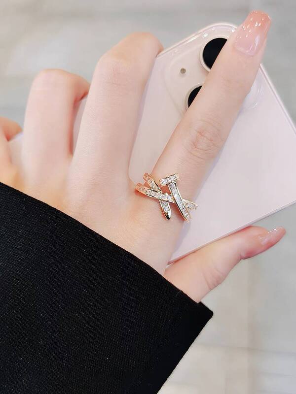 Gold-Plated Nail-Shaped Ring with Diamond Zircon Lobes – 316 Stainless Steel