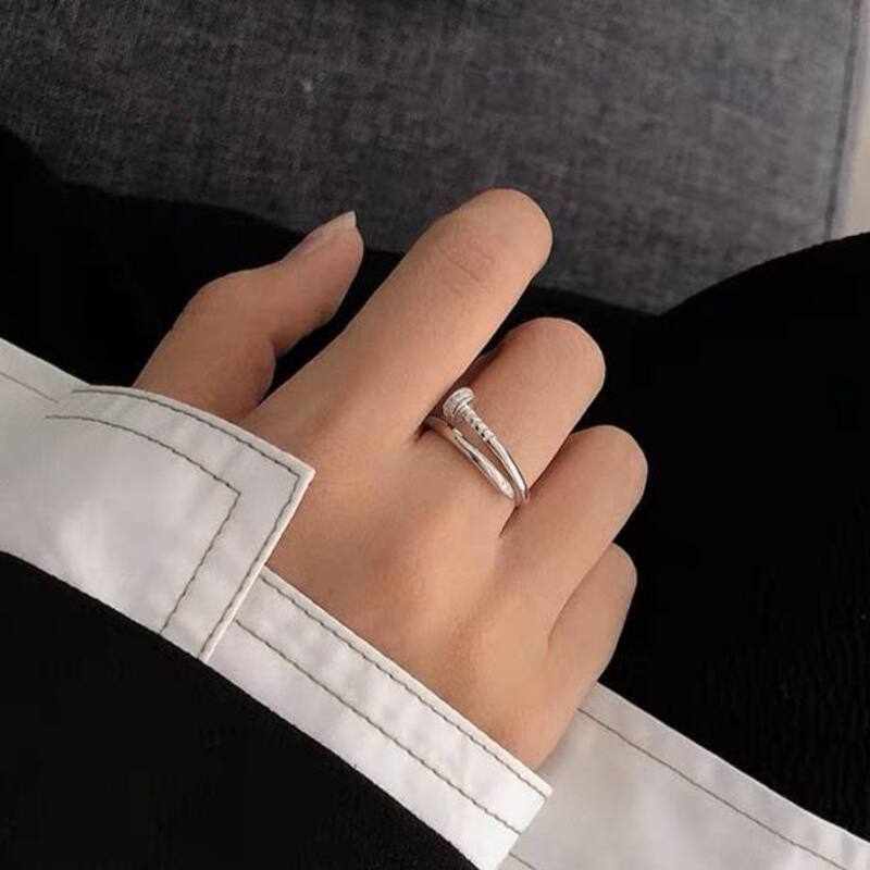 خاتم مطلي بالذهب على شكل مسمار – مزين بفصوص زركون لامعة | ستانلس ستيل 316