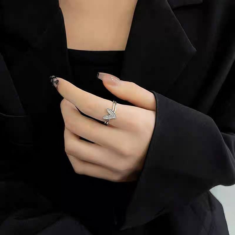 Gold-Plated Ring with Heart-Shaped Zircon Diamond Lobes | 316 Stainless Steel