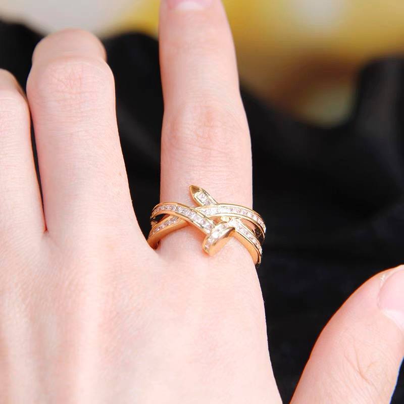 Gold-Plated Nail-Shaped Ring with Diamond Zircon Lobes – 316 Stainless Steel