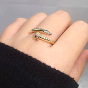 خاتم مطلي بالذهب على شكل مسمار – مزين بفصوص زركون لامعة | ستانلس ستيل 316