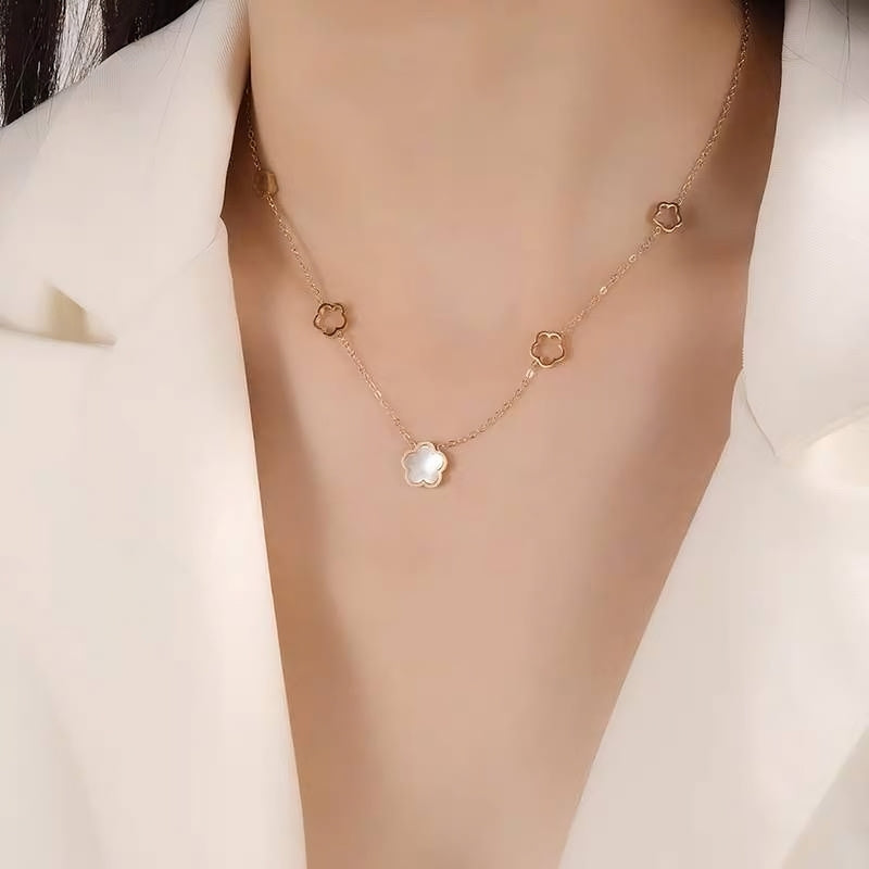 Clover / Four-Leaf Motif-Inspired Necklace – Gold-Plated 316 Stainless Steel | Elegant, Chic & Timeless