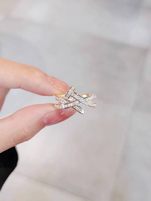Gold-Plated Nail-Shaped Ring with Diamond Zircon Lobes – 316 Stainless Steel