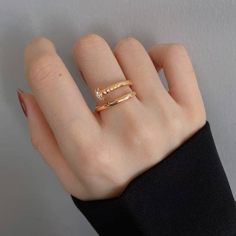 Gold-Plated Nail-Shaped Ring with Diamond Zircon Lobes – 316 Stainless Steel