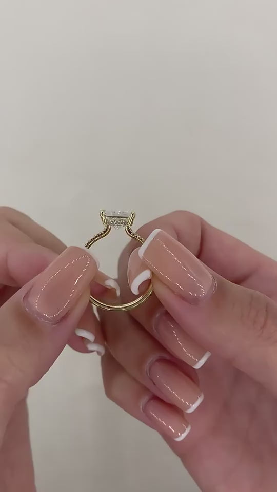 Elegant Brilliance – 925 Sterling Silver Gold-Plated Ring | Square Zircon Stone & Sparkling Lobes