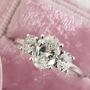 Infinite Elegance – 925 Sterling Silver Infinity Ring | Adorned with 3 Zircon Stones