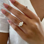 Brilliance – 925 Sterling Silver Infinity Ring | 3 Square Zircon Stones